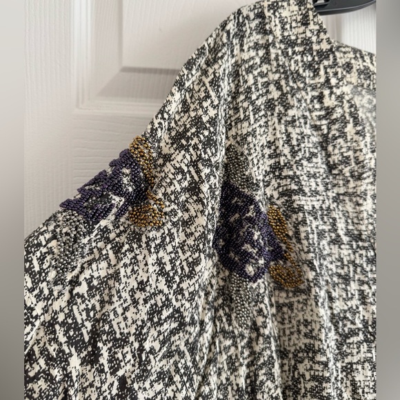 Essentials Tunic with Bead Design - Picture 2 of 7